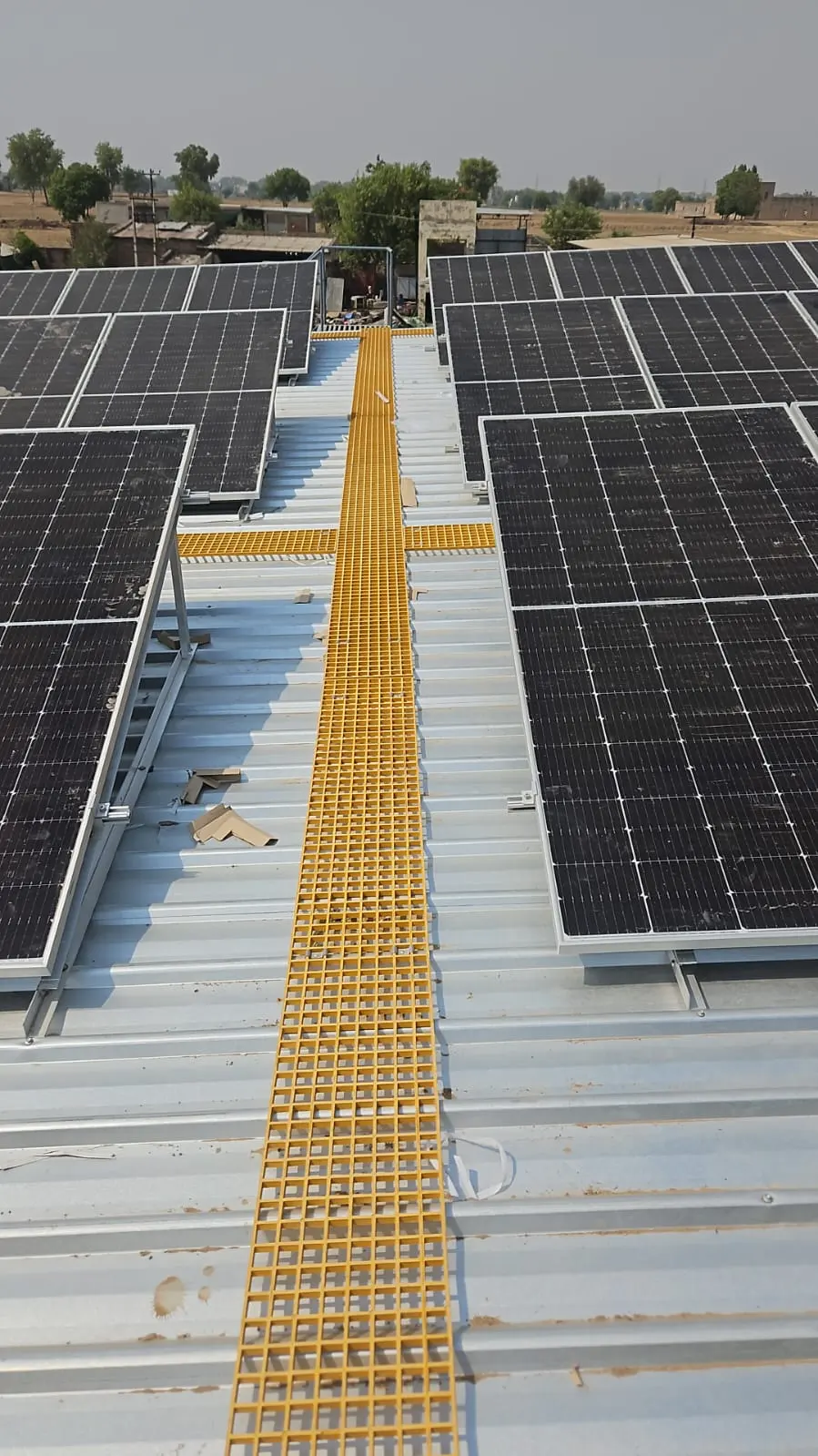 Commercial rooftop solar plant installed by Suntrik, photo 1